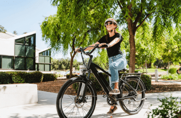 Laad je fiets gemakkelijk en snel op! met de juist oplader voor je elektrische fiets